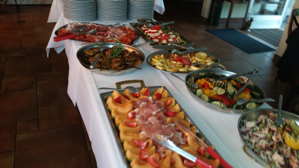 Hotel Mare & Monti Bassersdorf Екстериор снимка