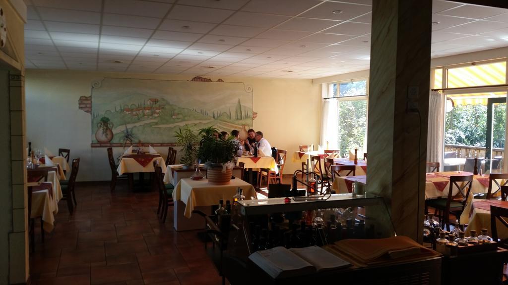 Hotel Mare & Monti Bassersdorf Екстериор снимка