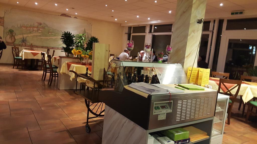 Hotel Mare & Monti Bassersdorf Екстериор снимка