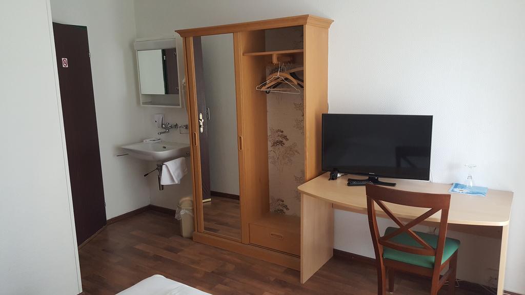 Hotel Mare & Monti Bassersdorf Екстериор снимка